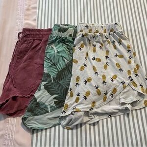 Set of Three Casual Shorts Bundle - Old Navy & Know Rose